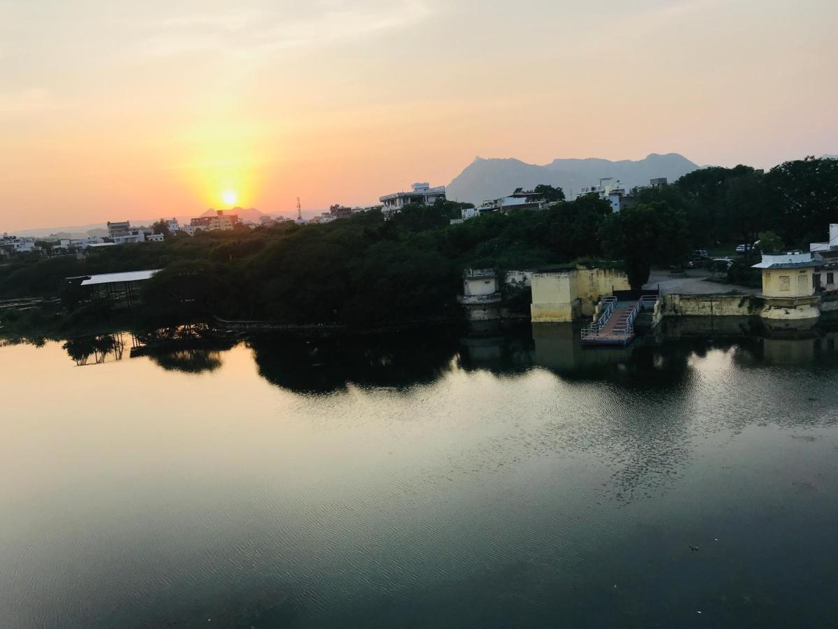 Haveli Jai Durga At Pichola Lake Hotel Удайпур Екстериор снимка