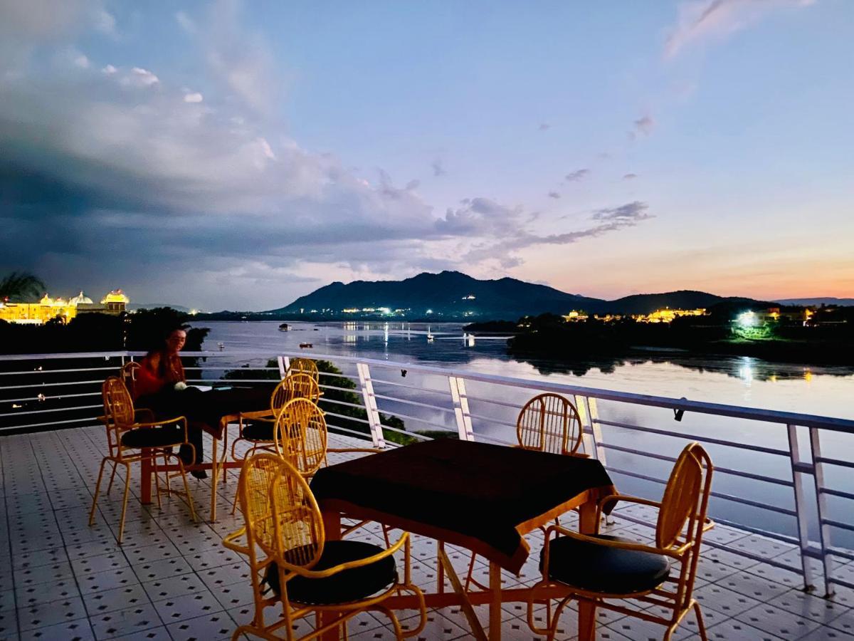 Haveli Jai Durga At Pichola Lake Hotel Удайпур Екстериор снимка